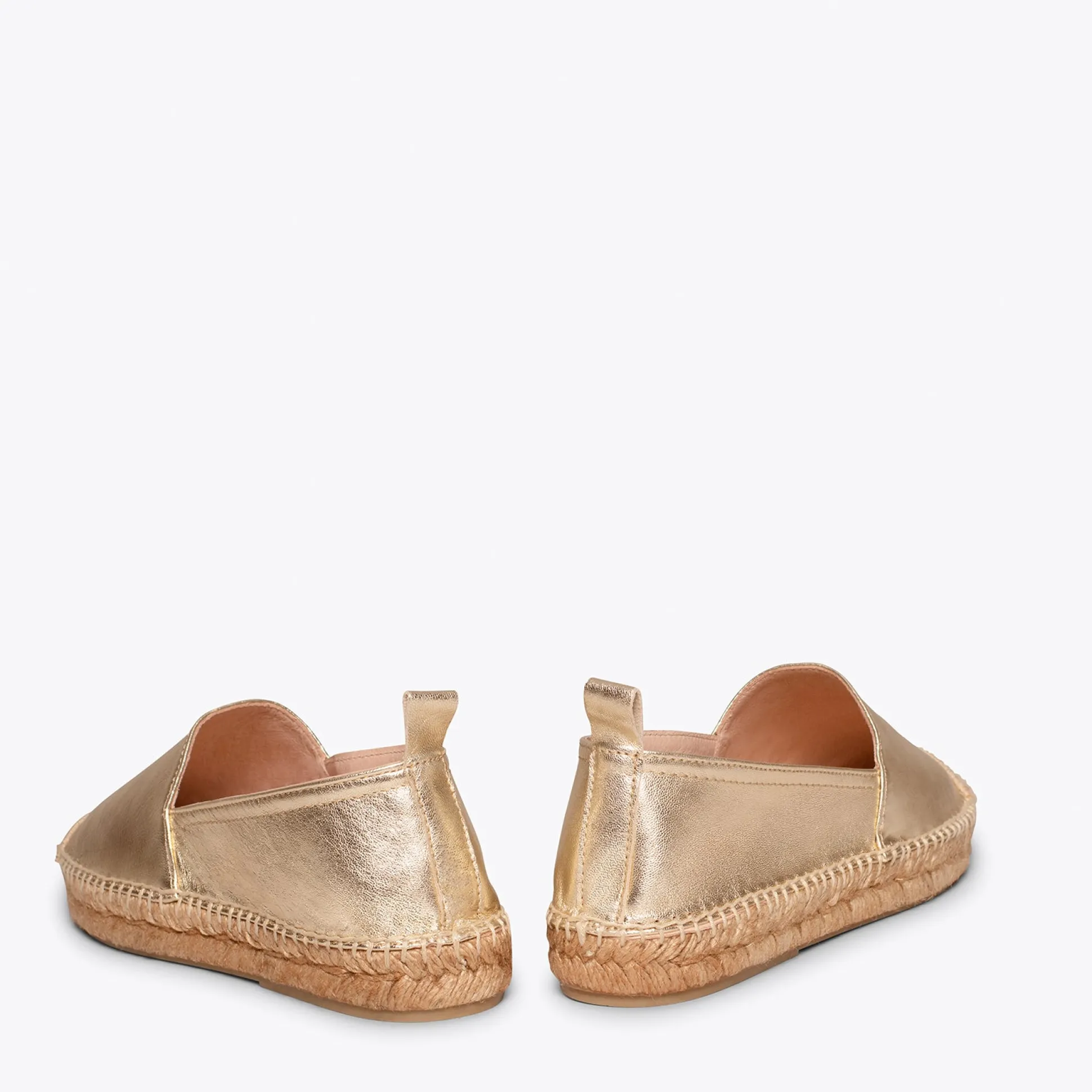 alpargata_zapatilla_de_es_3-2.webp Esparto Y Alpargatas<miMaO Alpargata Zapatilla De Esparto Dorada Para Mujer