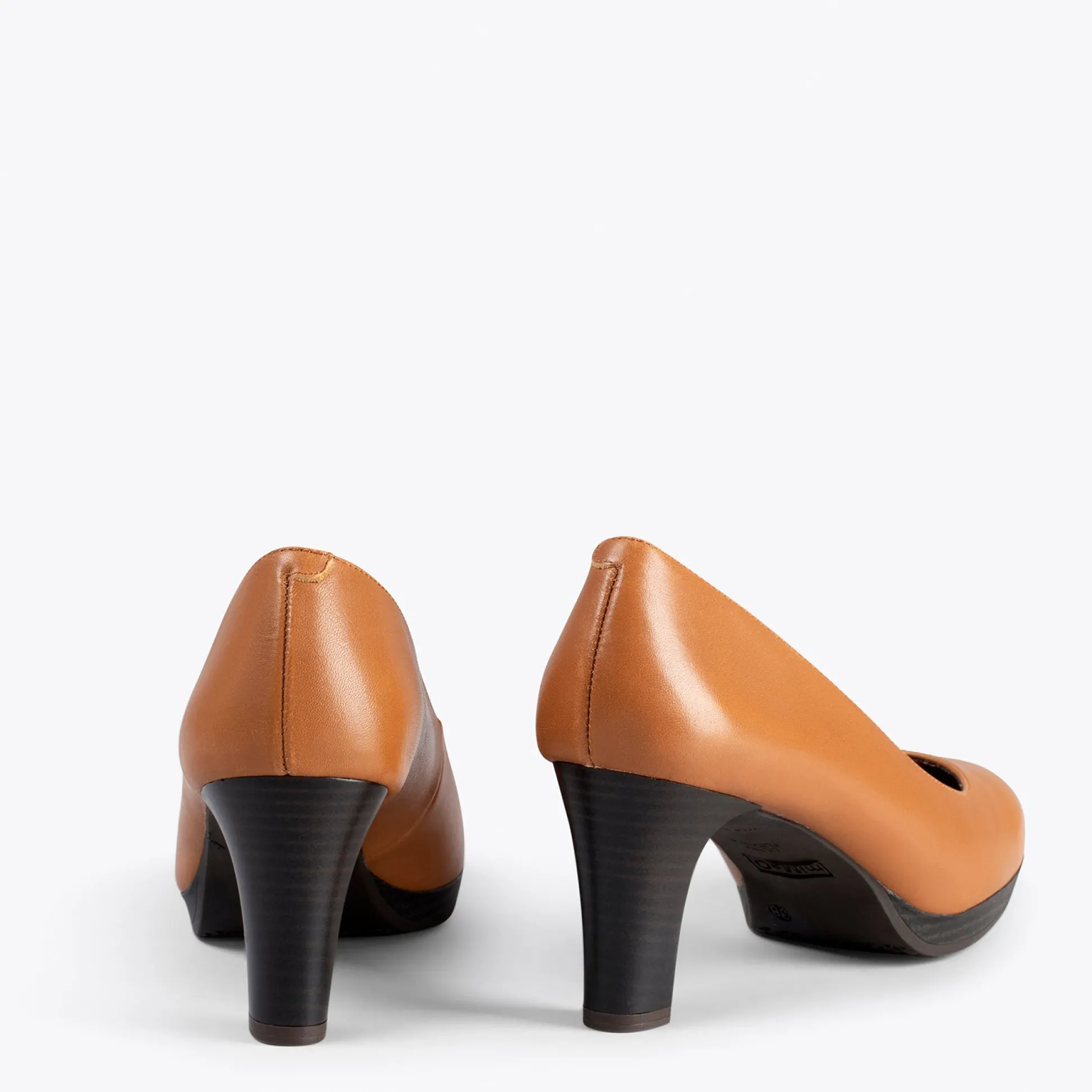 azafata__zapatos_con_tacn_3.webp Special Prices<miMaO Azafata - Zapatos Con Tacón Y Plataforma Camel