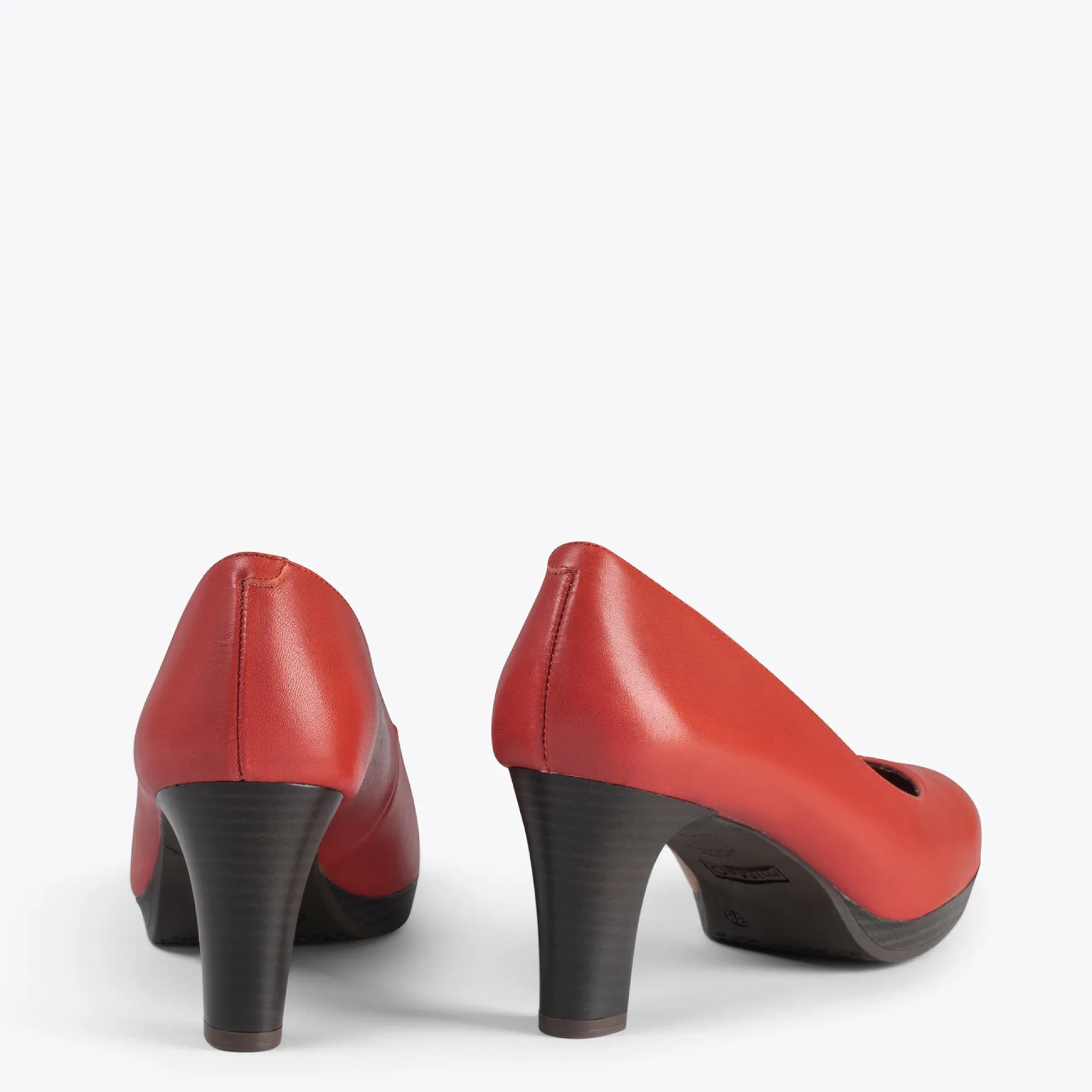 azafata__zapatos_con_tacn_4-4.webp Special Prices<miMaO Azafata - Zapatos Con Tacón Y Plataforma Rojo