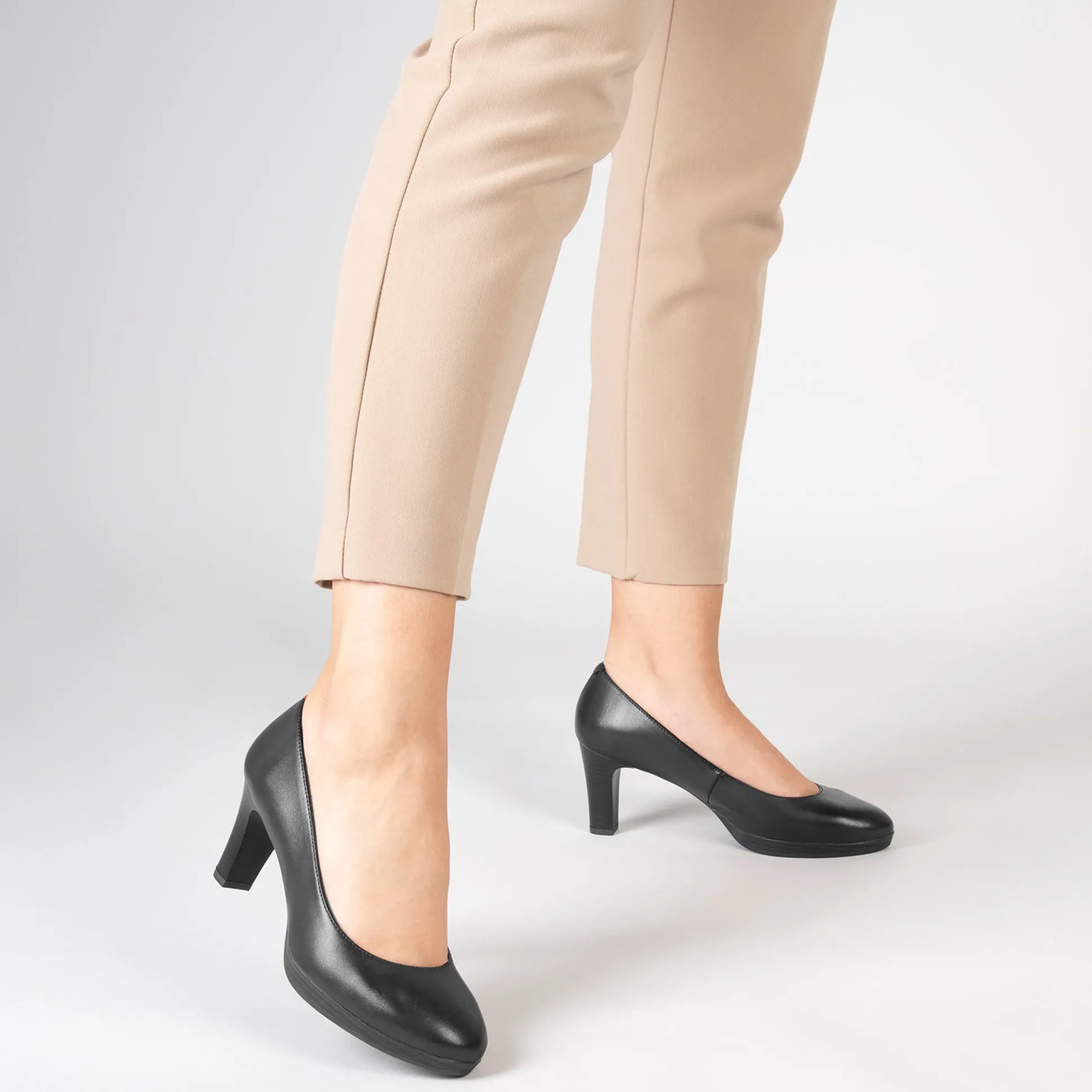azafata__zapatos_con_tacn_5-2.webp Special Prices<miMaO Azafata - Zapatos Con Tacón Y Plataforma Negro