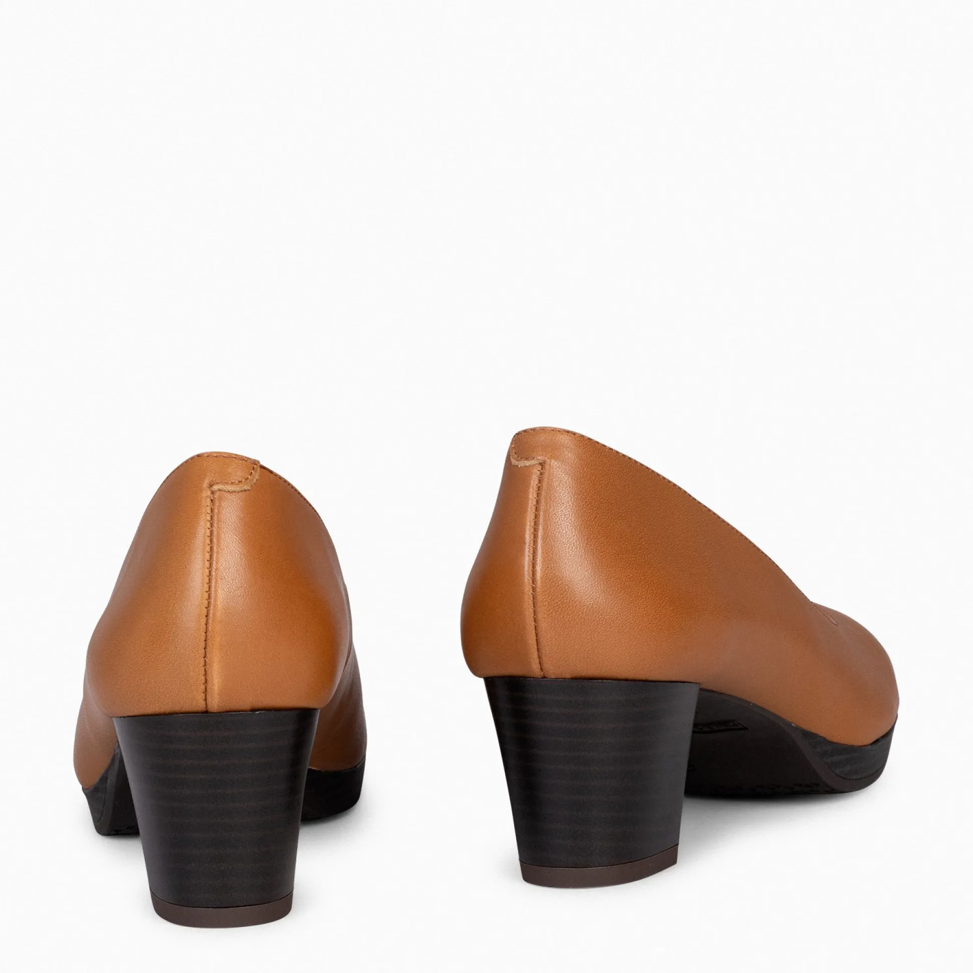azafata_s__zapatos_de_tac_3.webp Urban Zapatos De Tacón<miMaO Azafata S - Zapatos De Tacón Bajo Con Plataforma Camel
