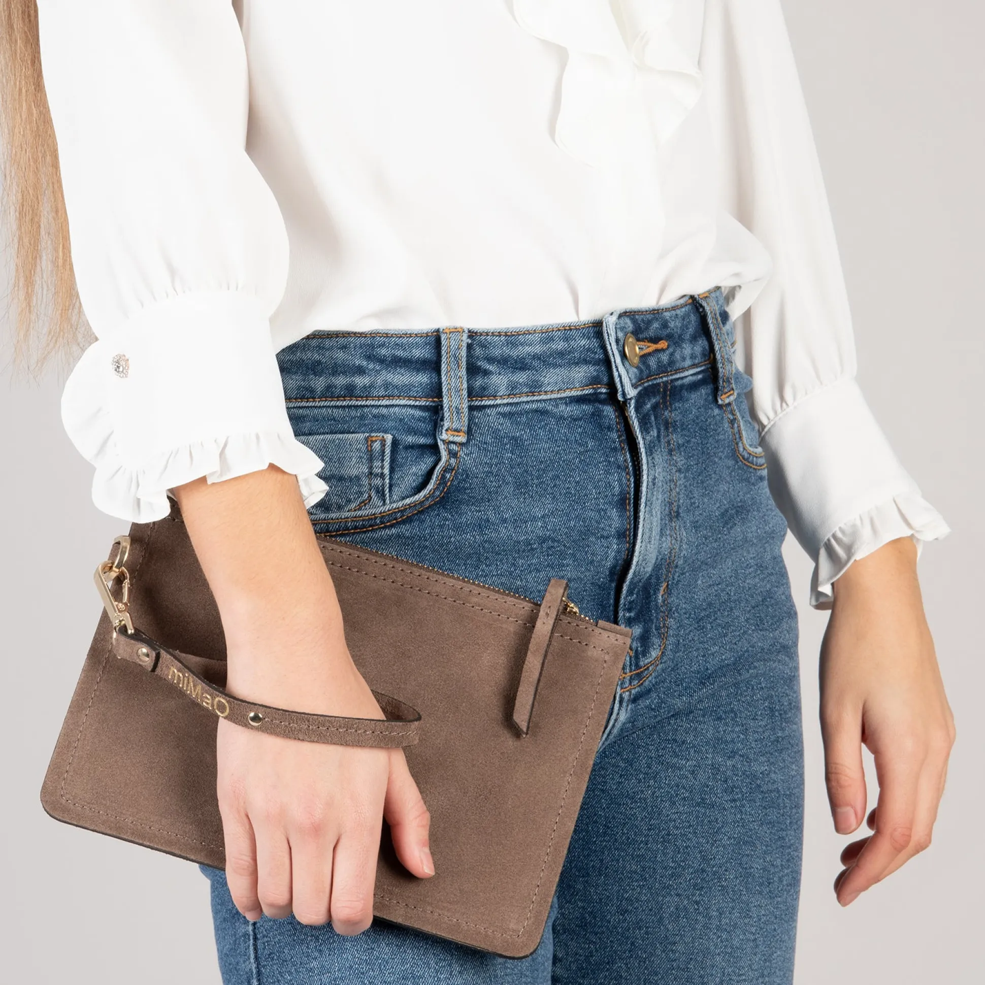 bolso_urban_liso_de_piel__2-6.webp Bolsos De Mujer<miMaO Bolso Urban Liso De Piel Taupe