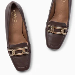 Mocasines Y Blucher<miMaO Chain – Mocasines Con Tacón Y Detalle Dorado Marron