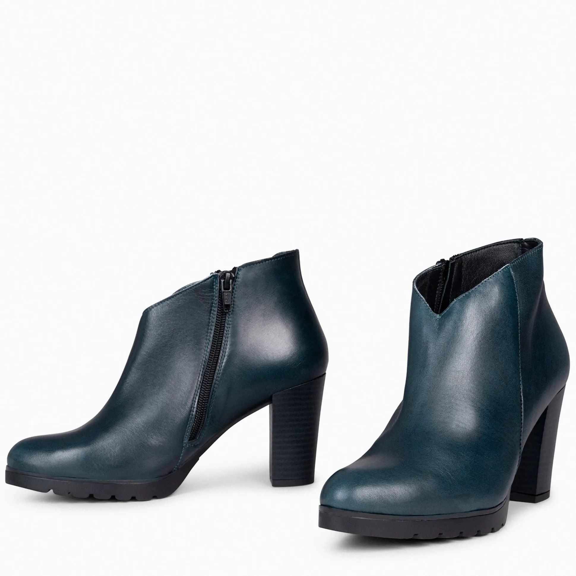 classic__botines_de_mujer_2-5.webp Botines De Mujer<miMaO Classic - Botines De Mujer Con Tacón Azul