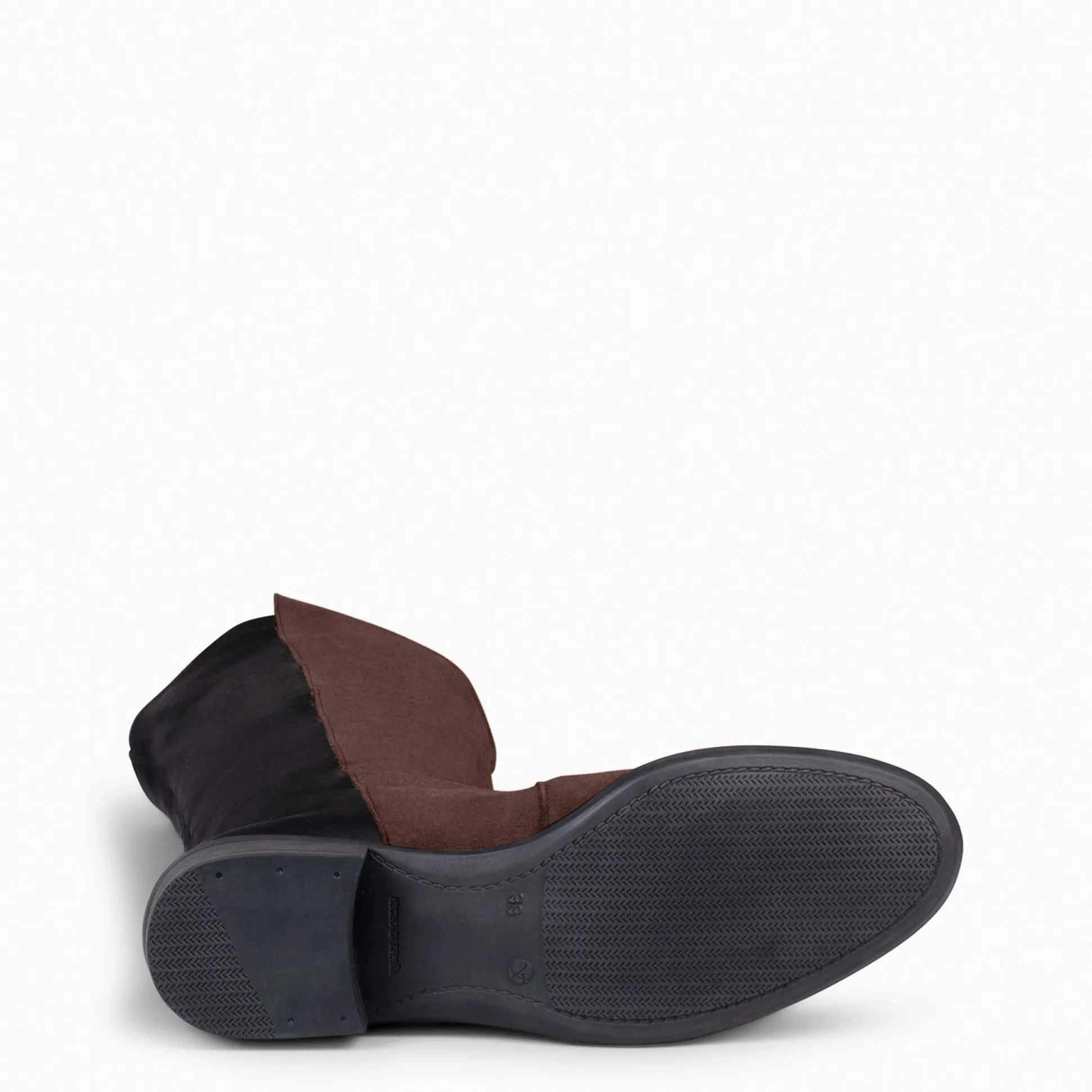 elastica__bota_de_cana_al_3-2.webp Botas<miMaO Elastica – Bota De Cana Alta De Tacón Bajo Marron