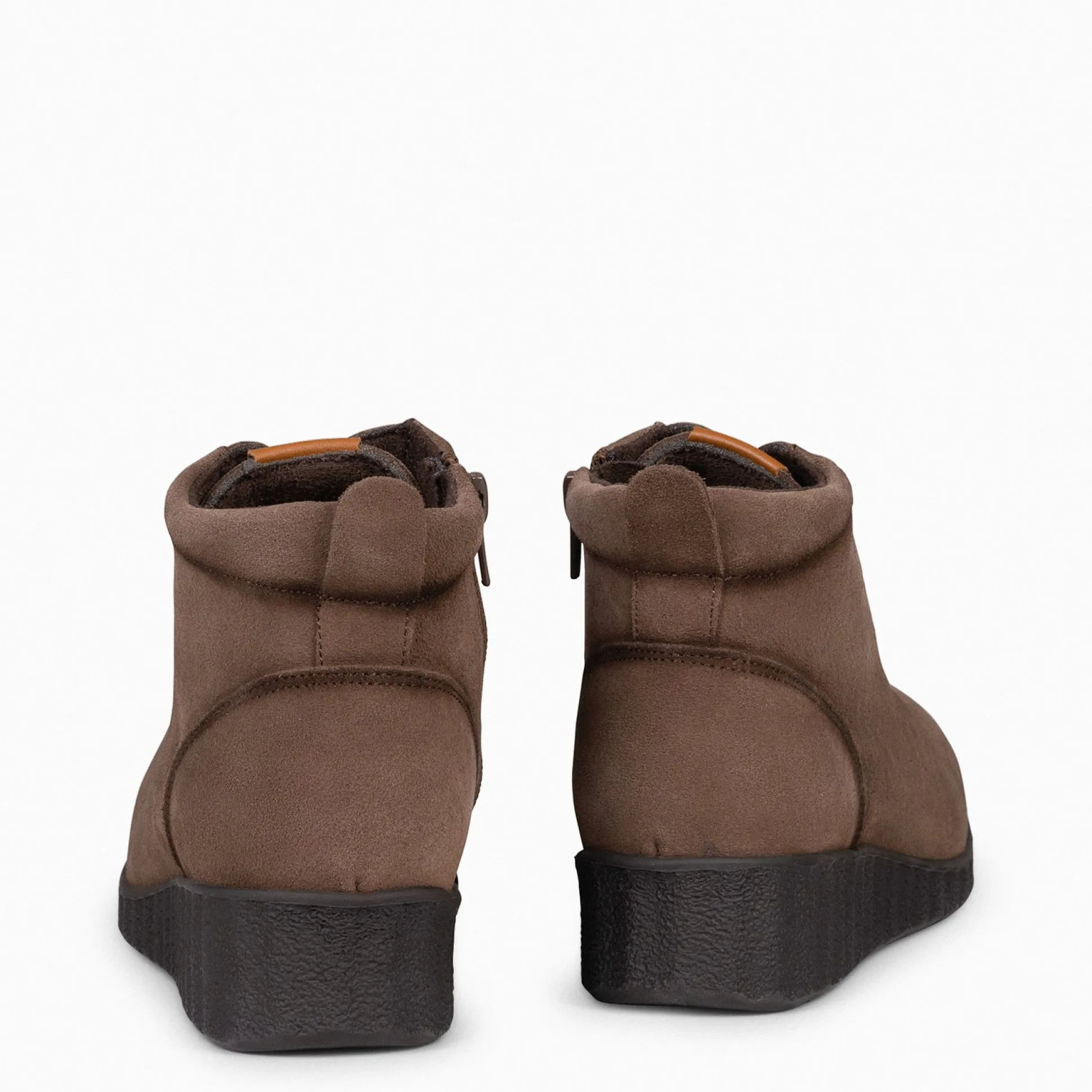 flexy__zapatillas_abotina_3-5.webp Botines De Mujer<miMaO Flexy - Zapatillas Abotinadas Taupe