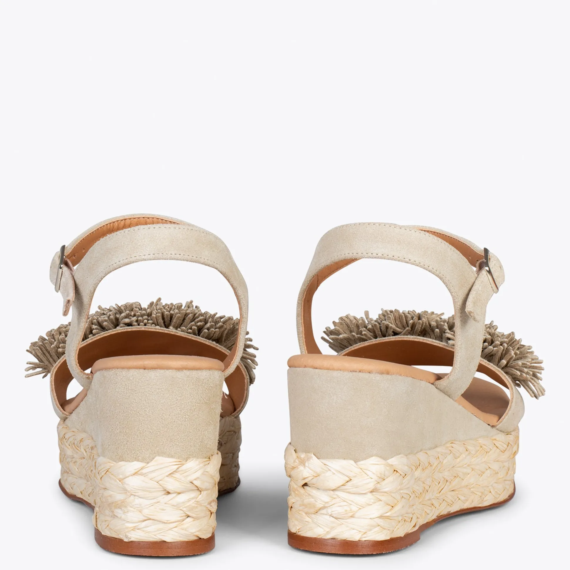 flower__cunas_forradas_de_3-8.webp Esparto Y Alpargatas<miMaO Flower – Cunas Forradas De Rafia Con Pompon Taupe