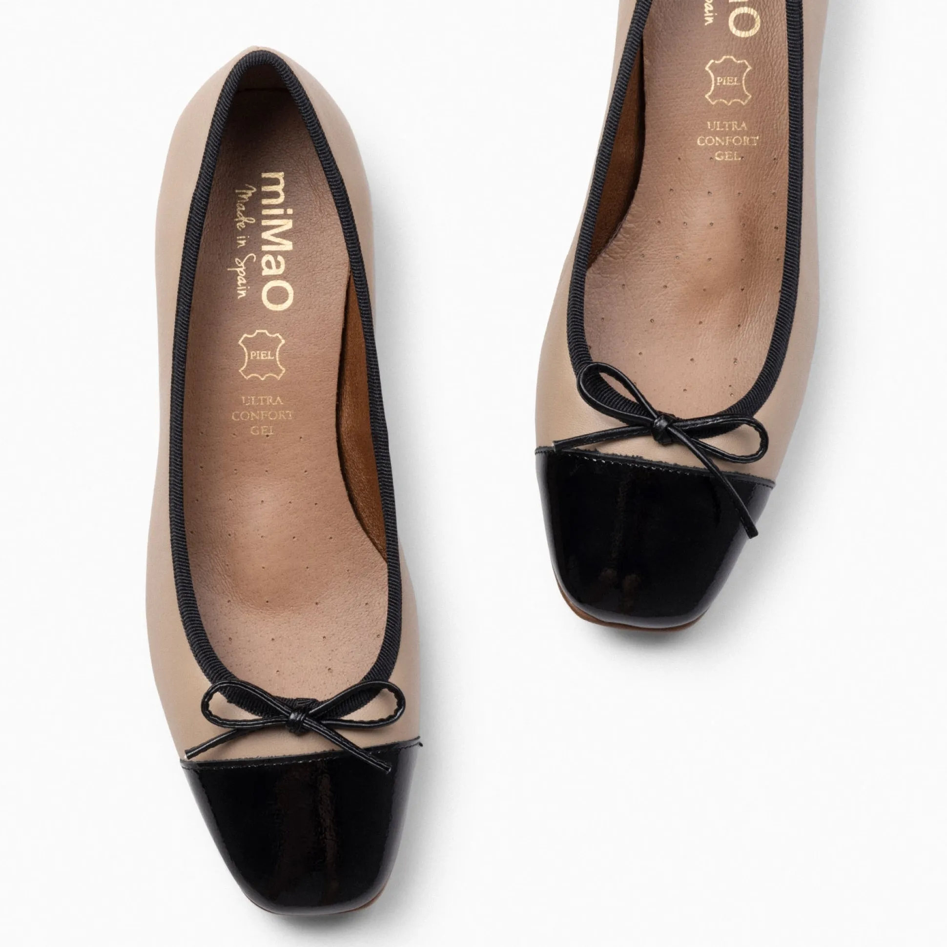 glamour__bailarinas_con_t_2.webp Mocasines Y Blucher<miMaO Glamour – Bailarinas Con Tacón Y Puntera De Charol Tierra