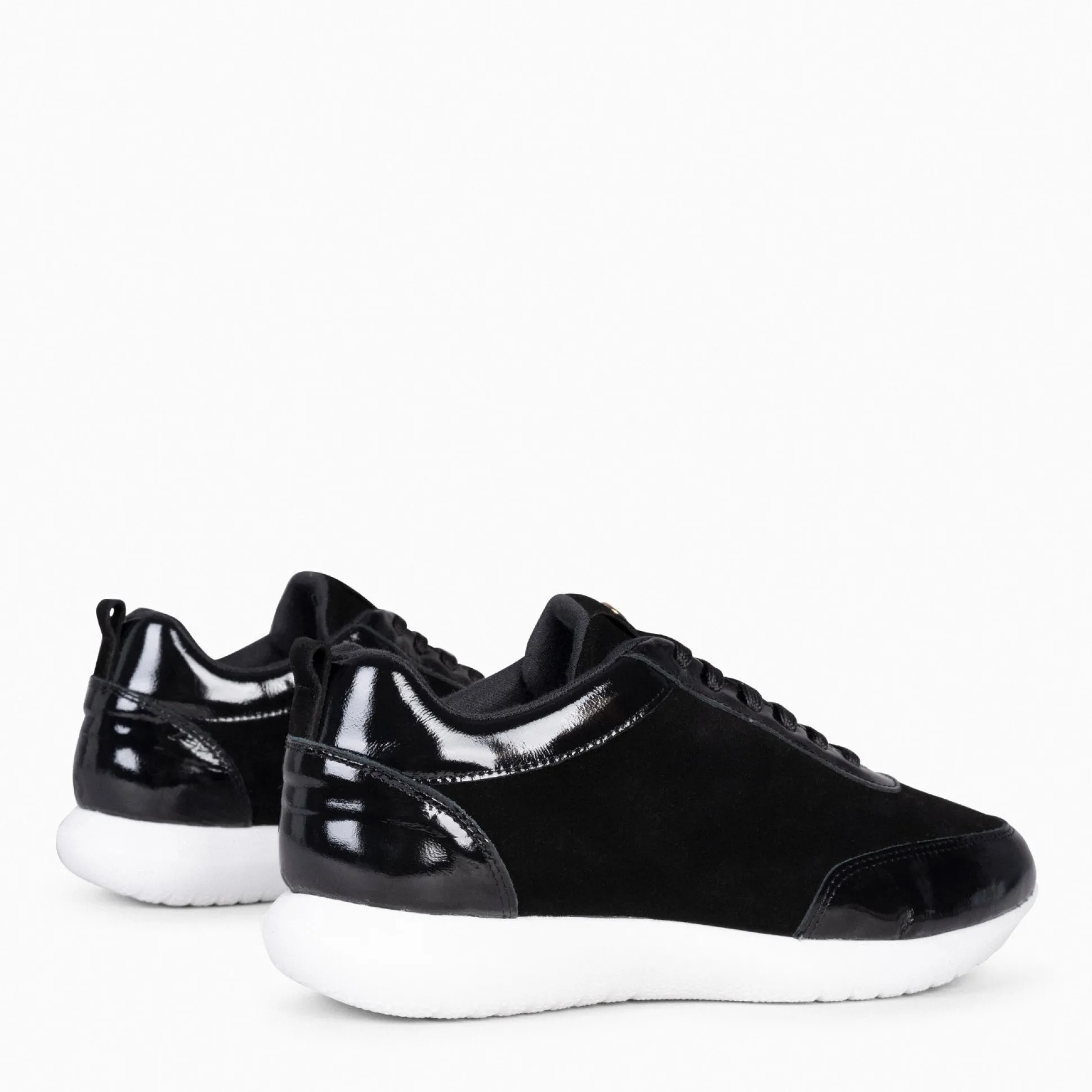 loira__zapatillas_de_serr_1.webp Deportivas<miMaO Loira - Zapatillas De Serraje Negro Con Charol Difuminado