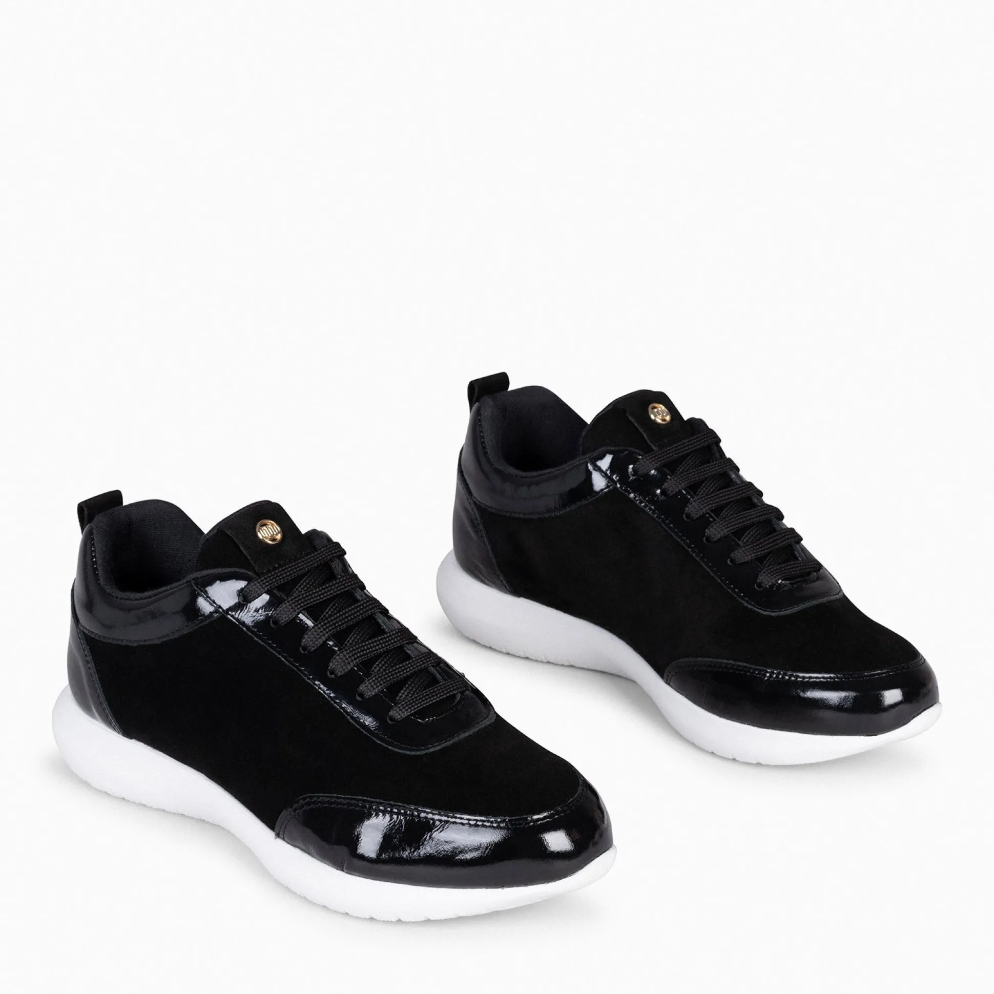 loira__zapatillas_de_serr_2.webp Deportivas<miMaO Loira - Zapatillas De Serraje Negro Con Charol Difuminado