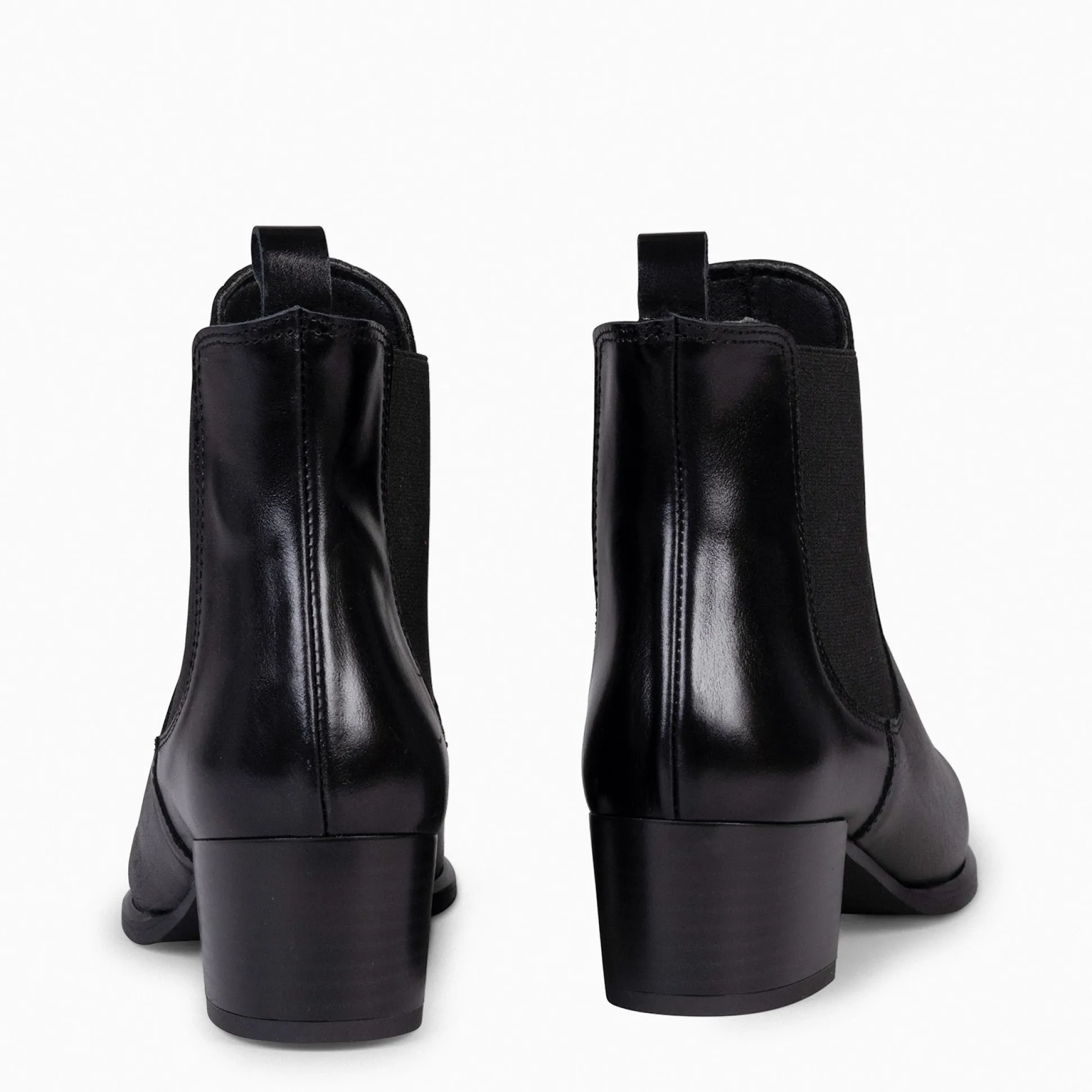 london__botin_chelsea_de__3.webp Botines De Mujer<miMaO London - Botin Chelsea De Tacón Negro