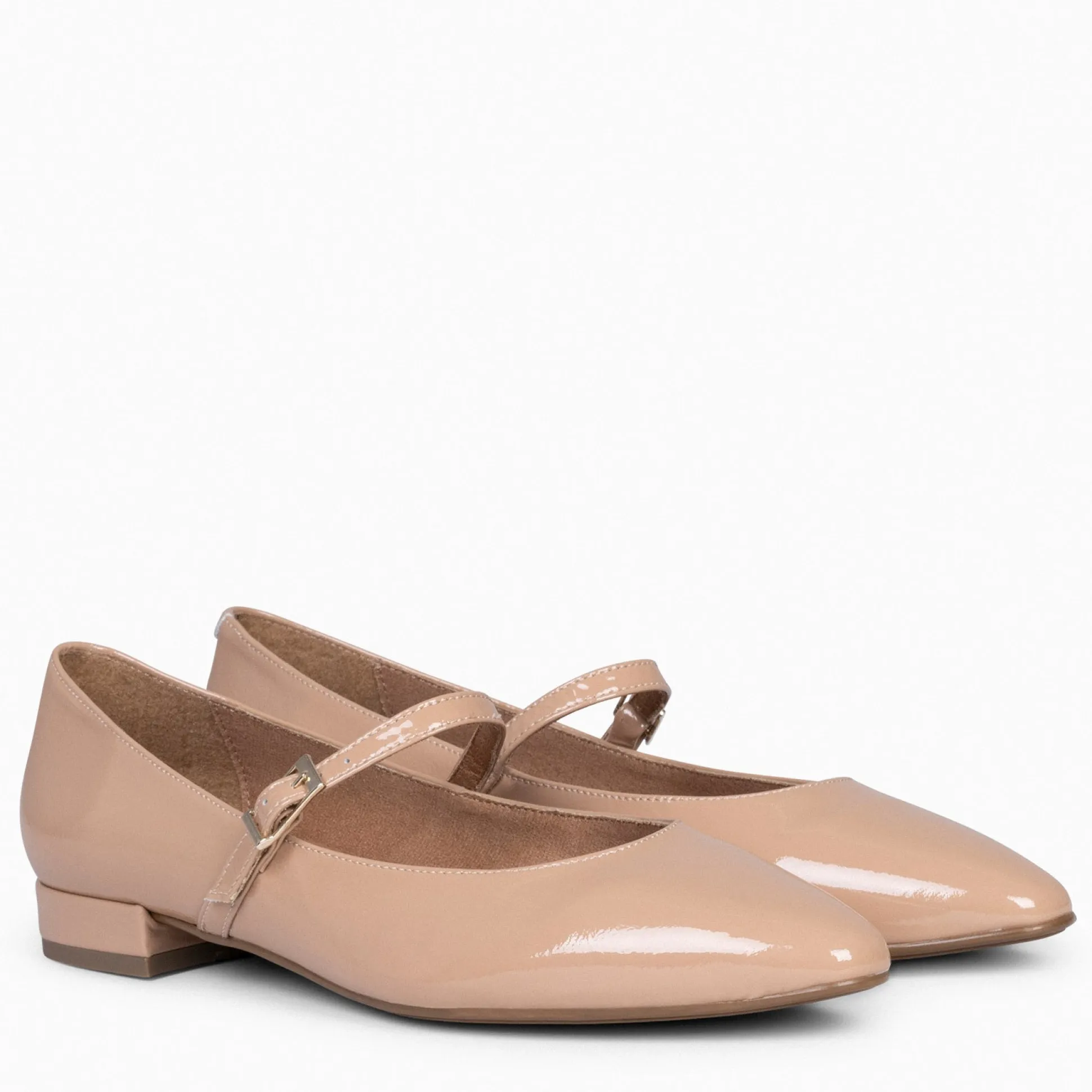 merceditas__zapatos_plano_1-1.webp Mocasines Y Blucher<miMaO Merceditas - Zapatos Planos De Charol Con Hebilla Nude