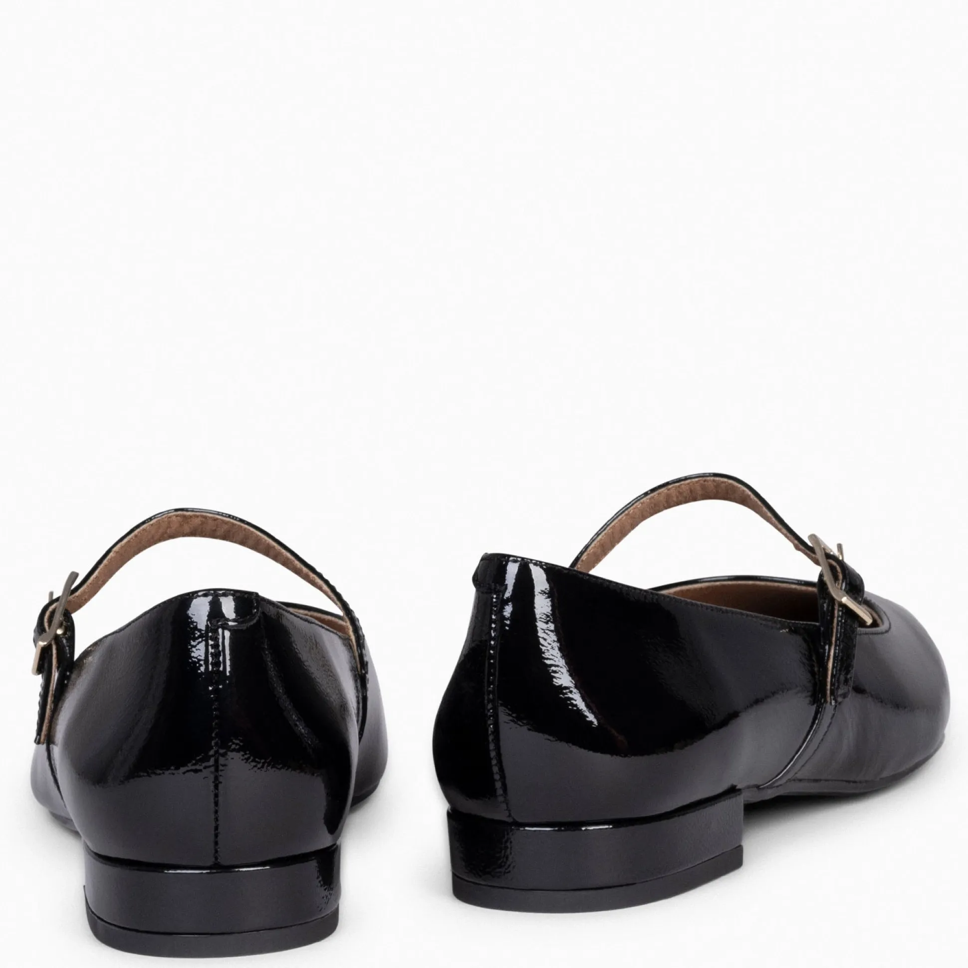 merceditas__zapatos_plano_3.webp Mocasines Y Blucher<miMaO Merceditas - Zapatos Planos De Charol Con Hebilla Negro