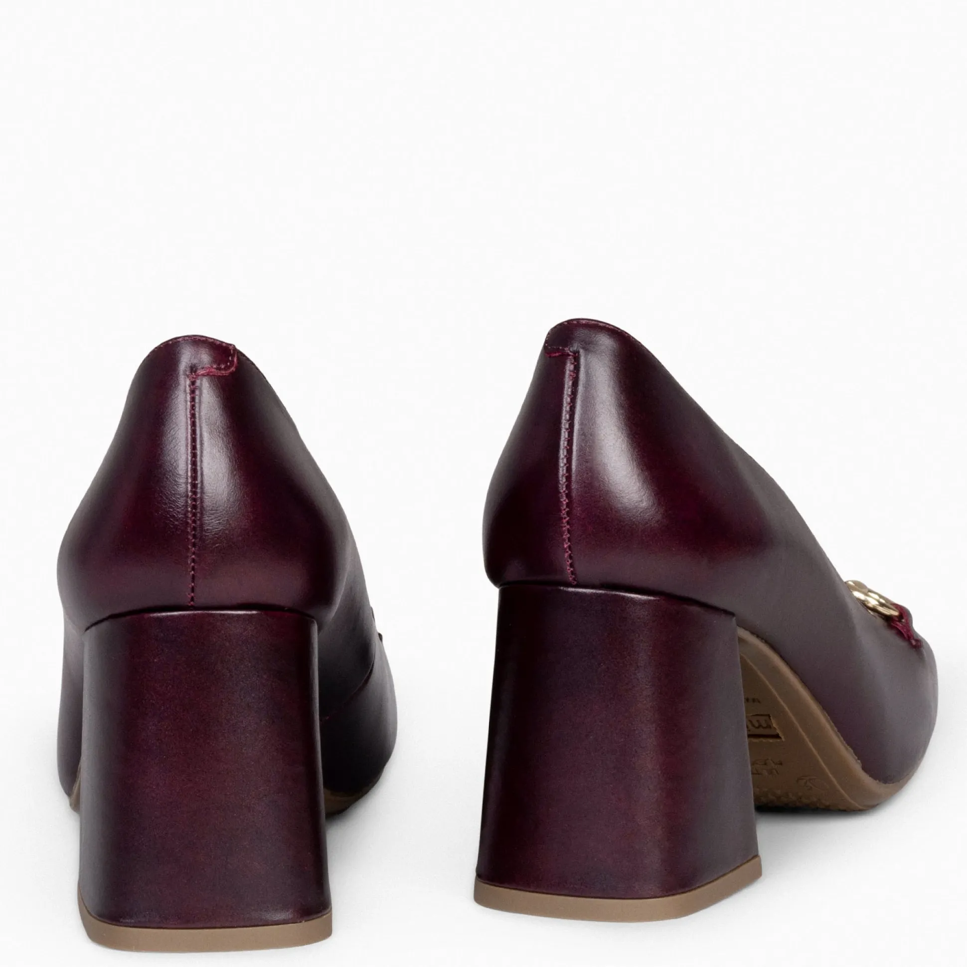 mia__zapatos_con_tacn_blo_3-1.webp Mocasines Y Blucher<miMaO Mia – Zapatos Con Tacón Bloque Burdeos