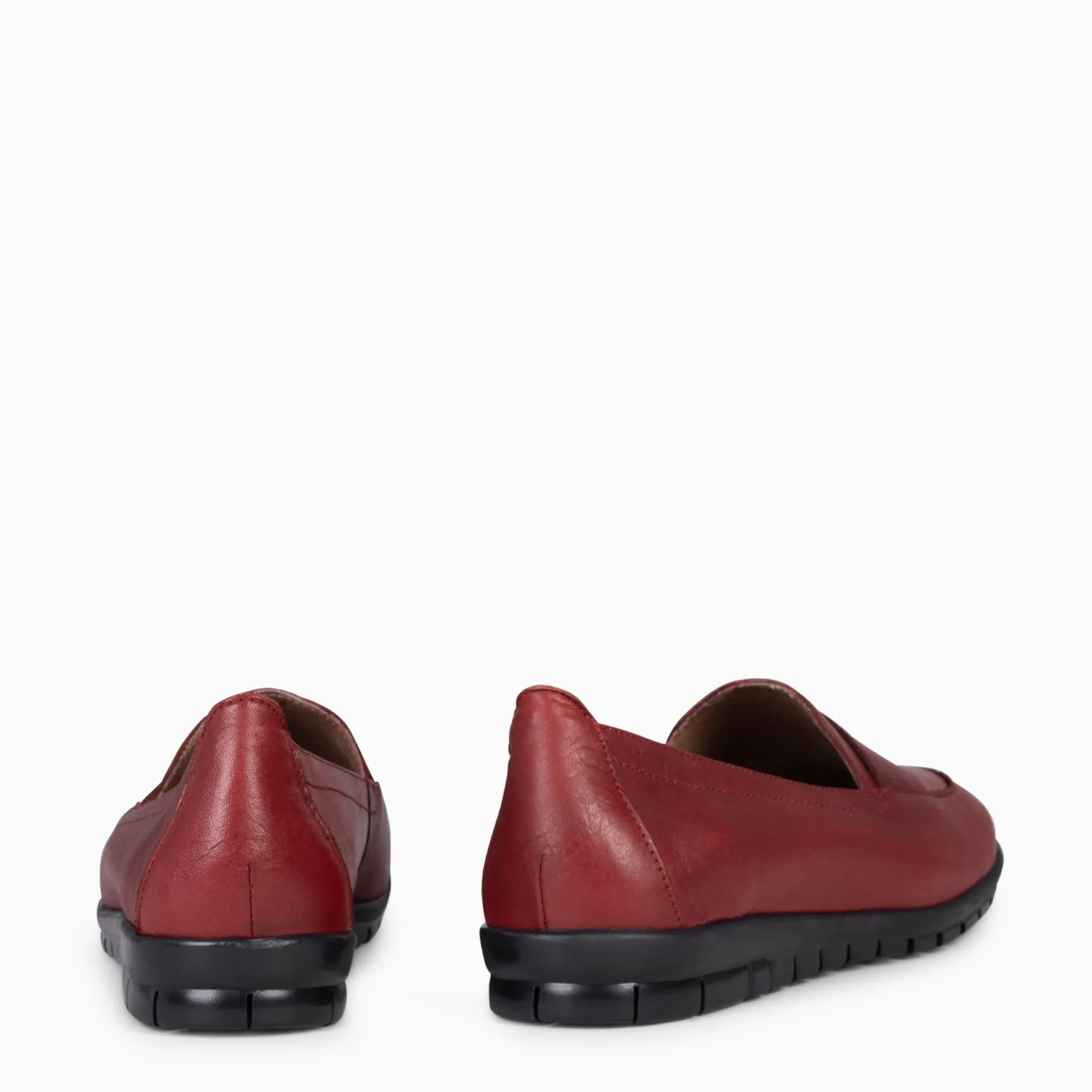 mocasines_con_antifaz_r_3.webp Cunas Confort<miMaO 360 - Mocasines Con Antifaz Rojo