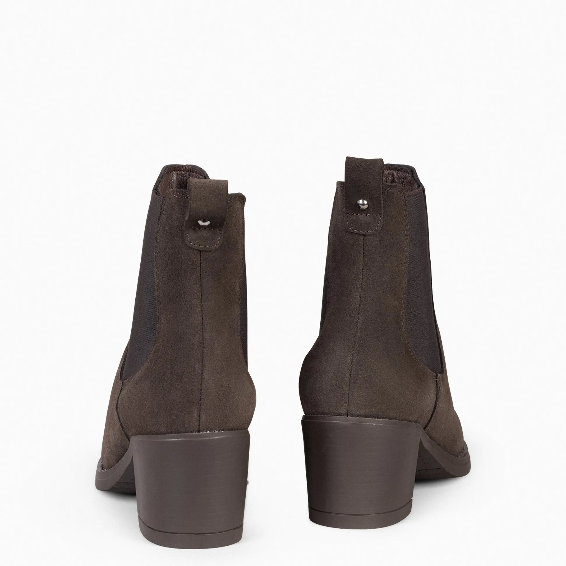 new_chelsea__botines_de_c_2-3.webp Botines De Mujer<miMaO New Chelsea - Botines De Cana Alta Con Tacón Para Mujer Marron