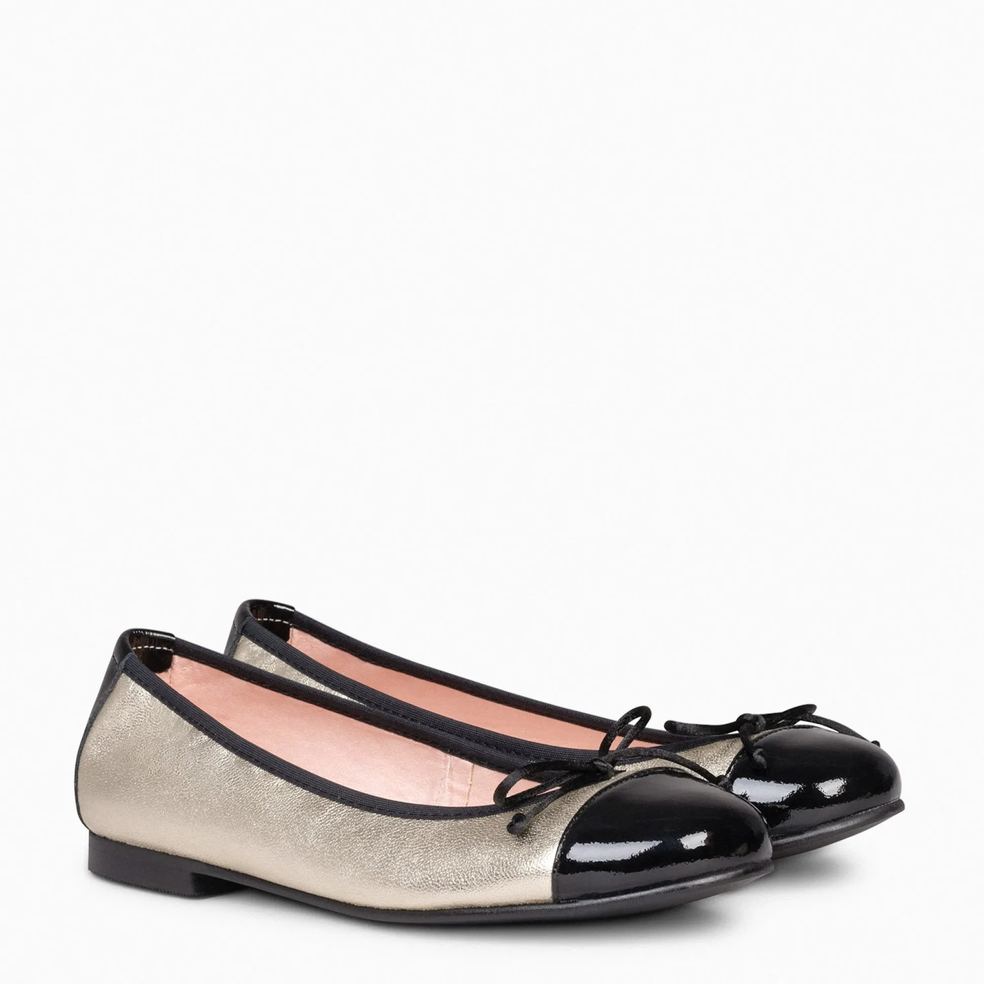 nicolle__bailarina_plana__1.webp Mocasines Y Blucher<miMaO Nicolle – Bailarina Plana Con Puntera Platino