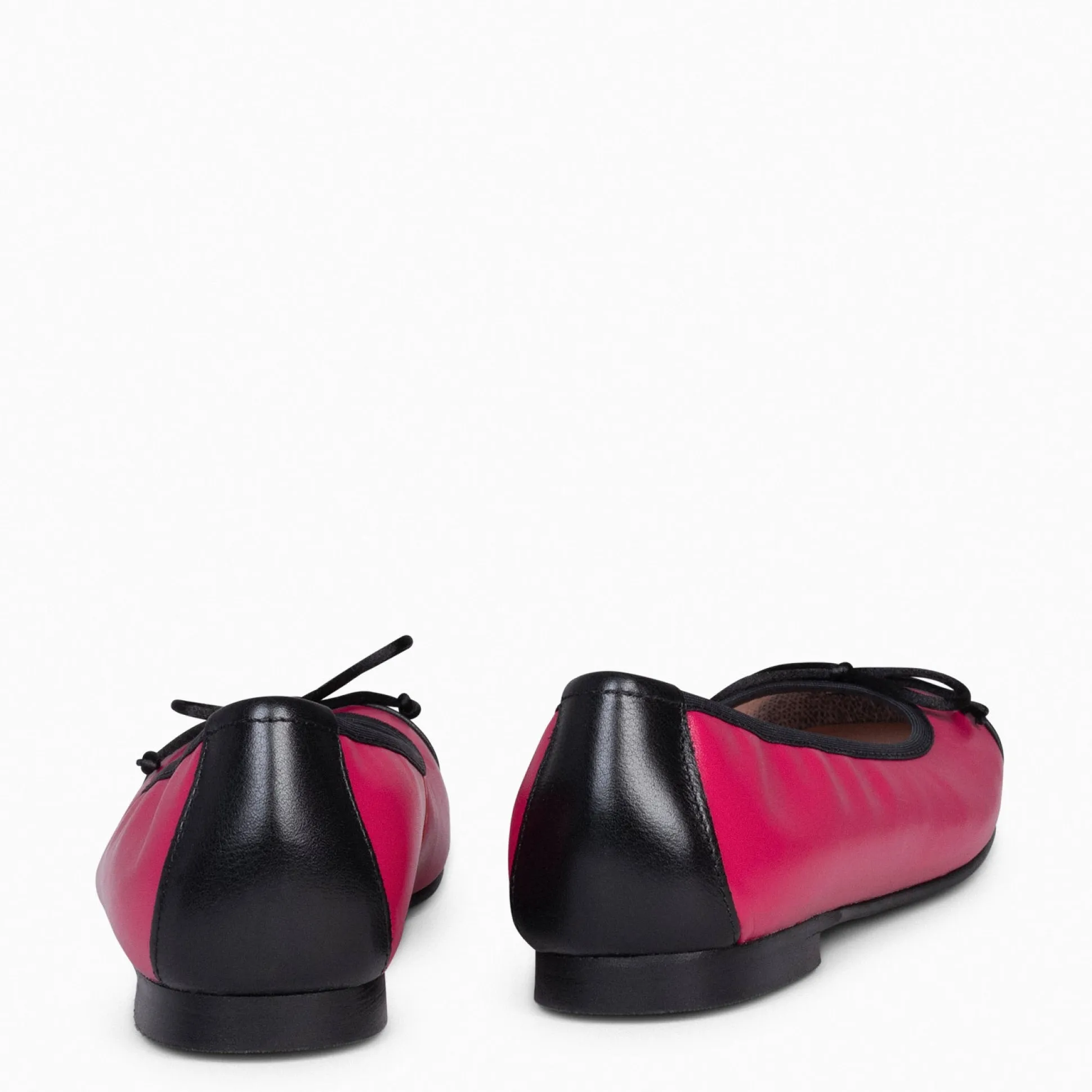 nicolle__bailarina_plana__3-3.webp Mocasines Y Blucher<miMaO Nicolle – Bailarina Plana Con Puntera Fucsia