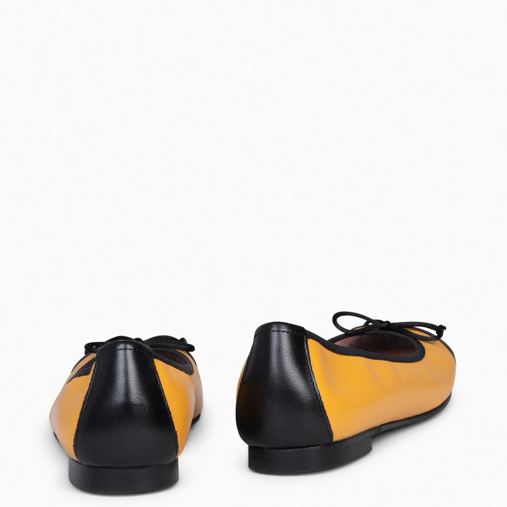 nicolle__bailarina_plana__3-6.webp Mocasines Y Blucher<miMaO Nicolle – Bailarina Plana Con Puntera Amarillo