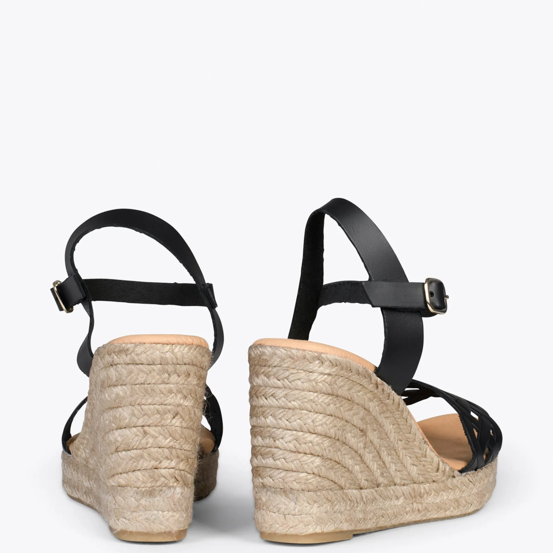 oasis__cunas_de_esparto_t_3-1.webp Esparto Y Alpargatas<miMaO Oasis – Cunas De Esparto Tostado Con Trenza Negro