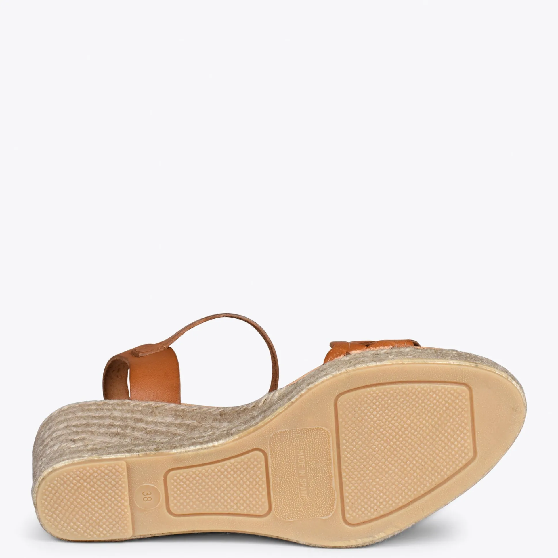 oasis__cunas_de_esparto_t_4-2.webp Esparto Y Alpargatas<miMaO Oasis – Cunas De Esparto Tostado Con Trenza Camel