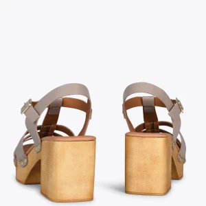 Sandalias De Tacón<miMaO Paradise – Sandalias De Madera Cangrejeras Taupe
