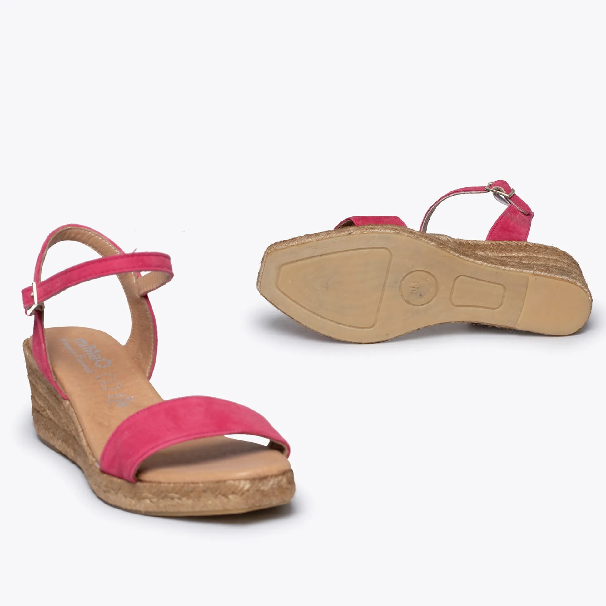 playa__cuna_de_esparto_co_3-1.webp Esparto Y Alpargatas<miMaO Playa - Cuna De Esparto Con Tira Fucsia