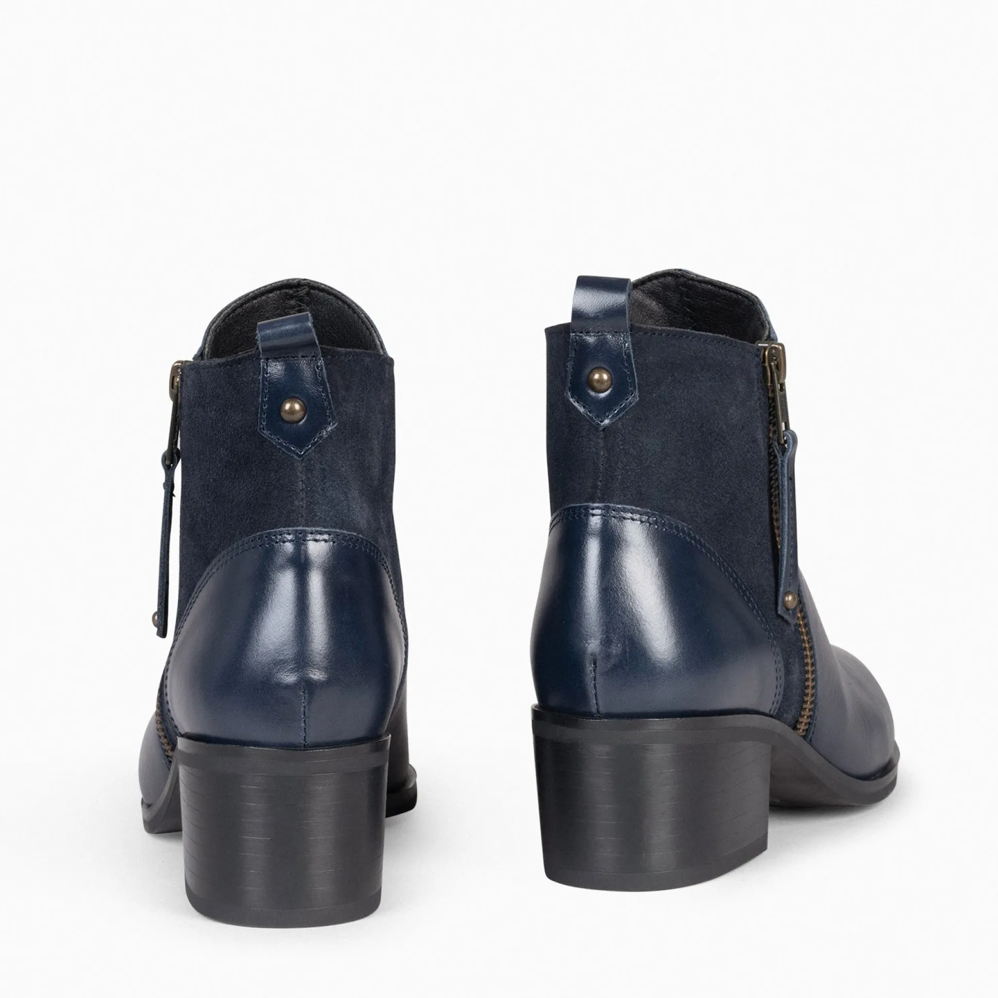 rebecca__botines_con_tacn_2.webp Botines De Mujer<miMaO Rebecca - Botines Con Tacón Para Mujer Marino