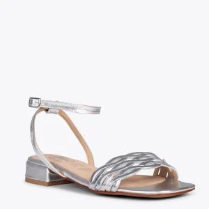 Sandalias De Tacón<miMaO Sofia - Sandalias Planas Plateada