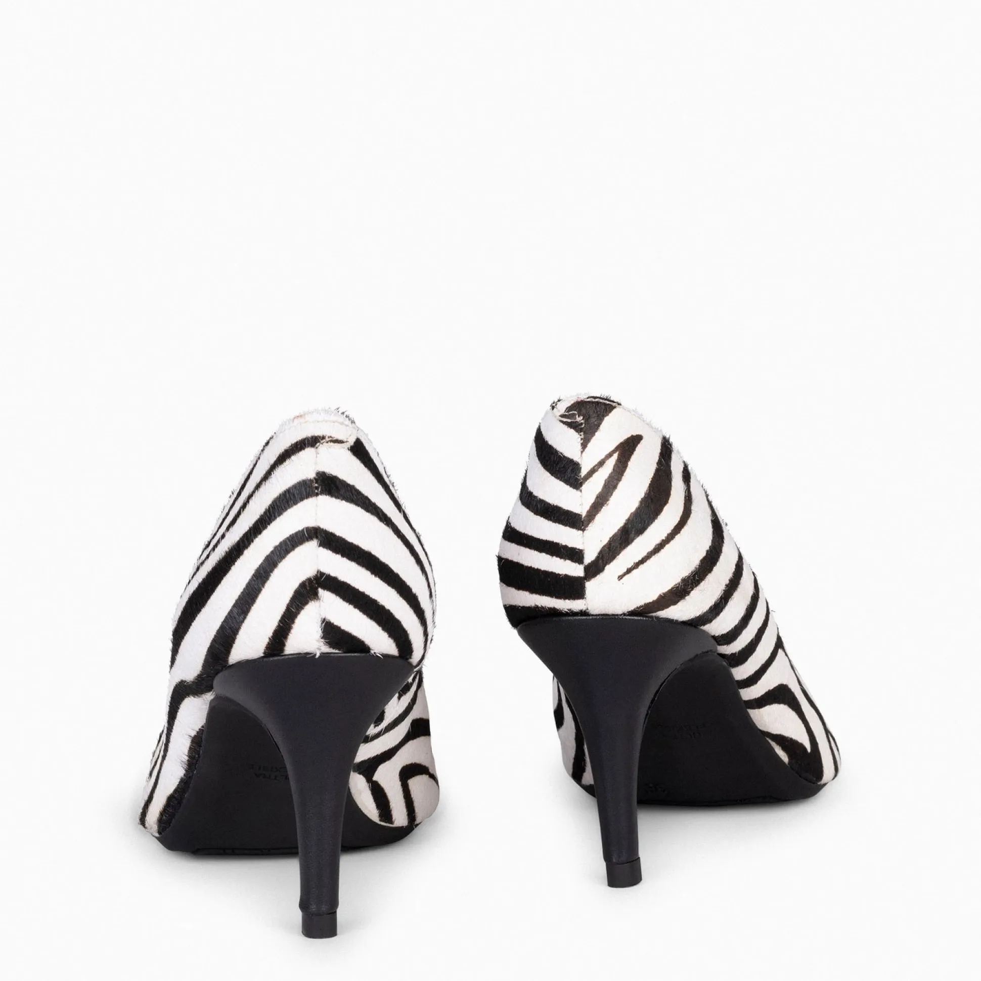 stiletto_wild__zapatos_de_3.webp Zapatos De Fiesta<miMaO Stiletto Wild - Zapatos De Tacón De Aguja Con Animal Print Cebra Blanco