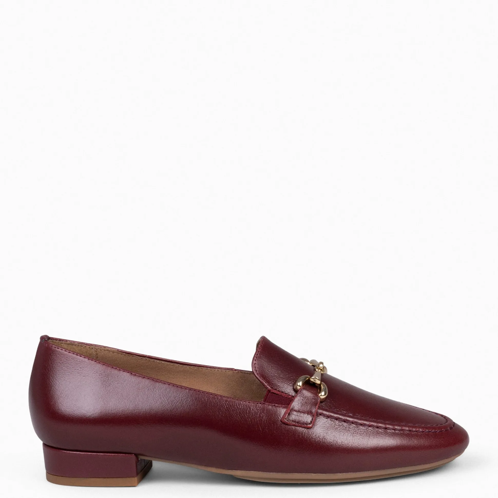 style__mocasines_con_deta_0.webp Mocasines Y Blucher<miMaO Style - Mocasines Con Detalle Metalizado Burdeos