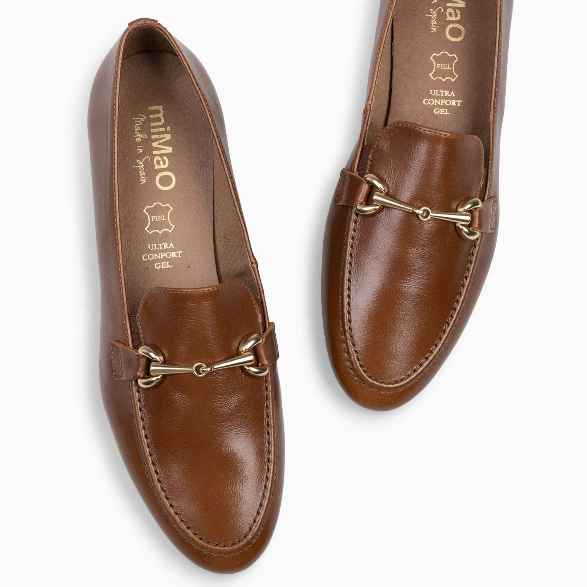 style__mocasines_con_deta_2-3.webp Mocasines Y Blucher<miMaO Style - Mocasines Con Detalle Metalizado Camel