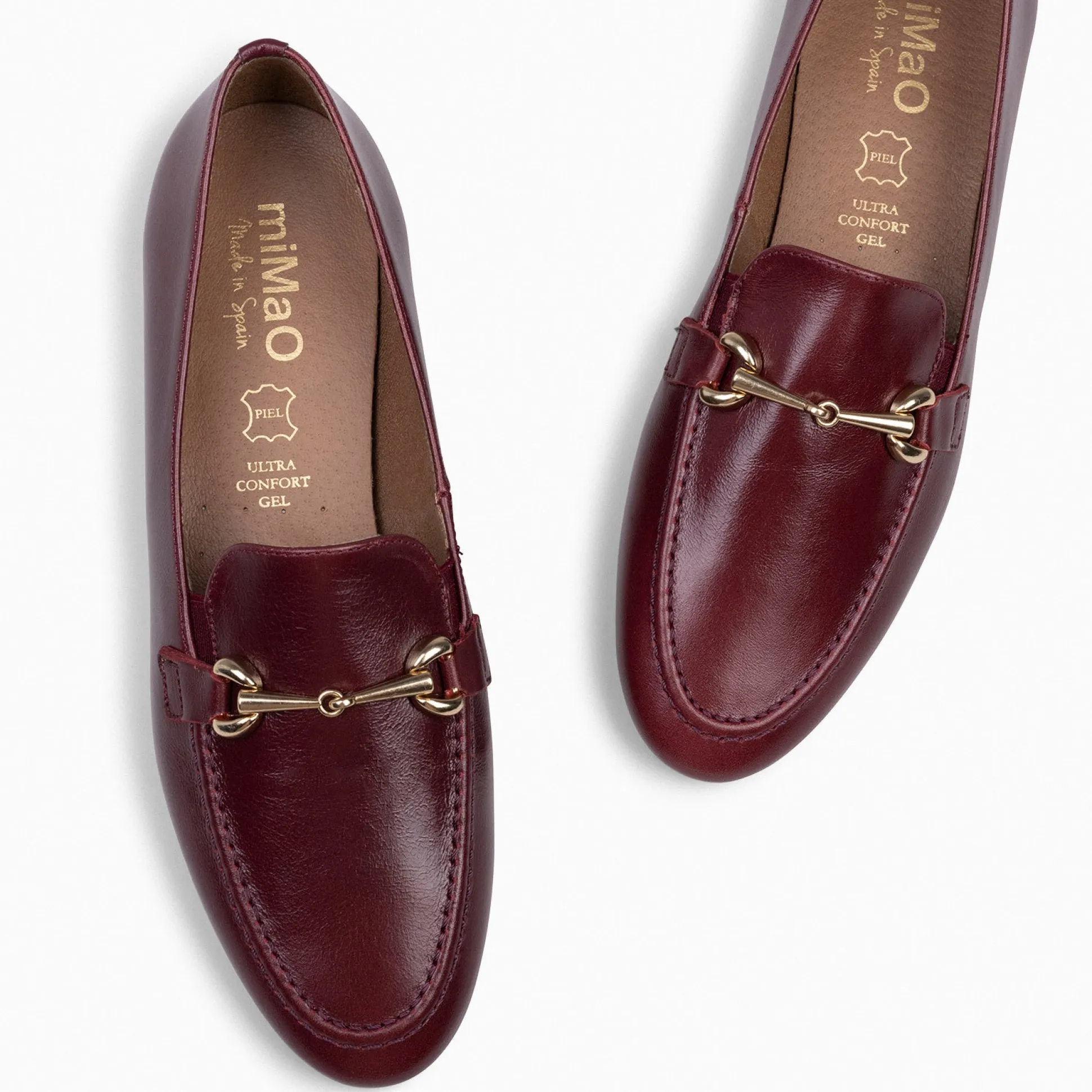 style__mocasines_con_deta_2.webp Mocasines Y Blucher<miMaO Style - Mocasines Con Detalle Metalizado Burdeos