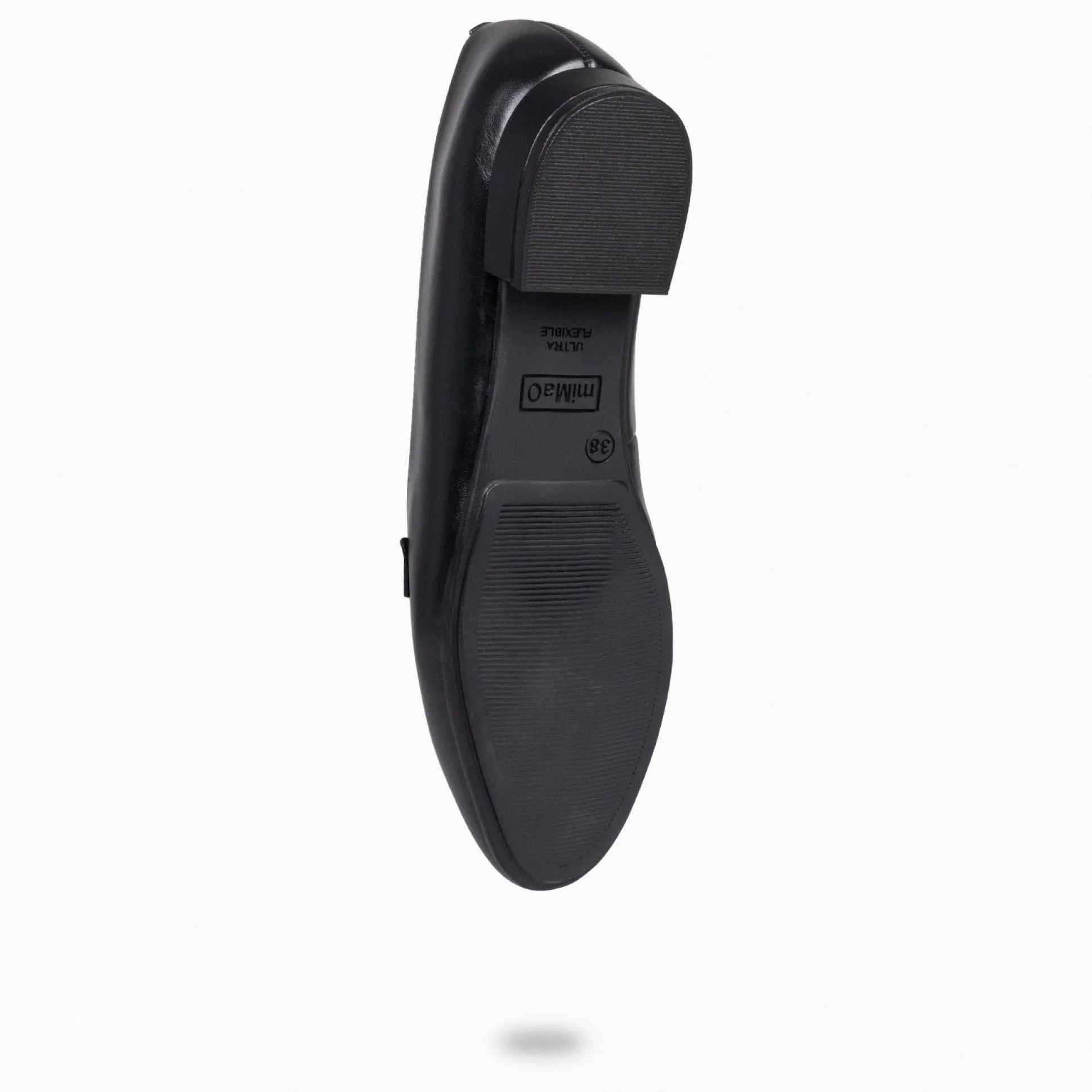 style__mocasines_con_deta_4-1.webp Mocasines Y Blucher<miMaO Style - Mocasines Con Detalle Metalizado Negro
