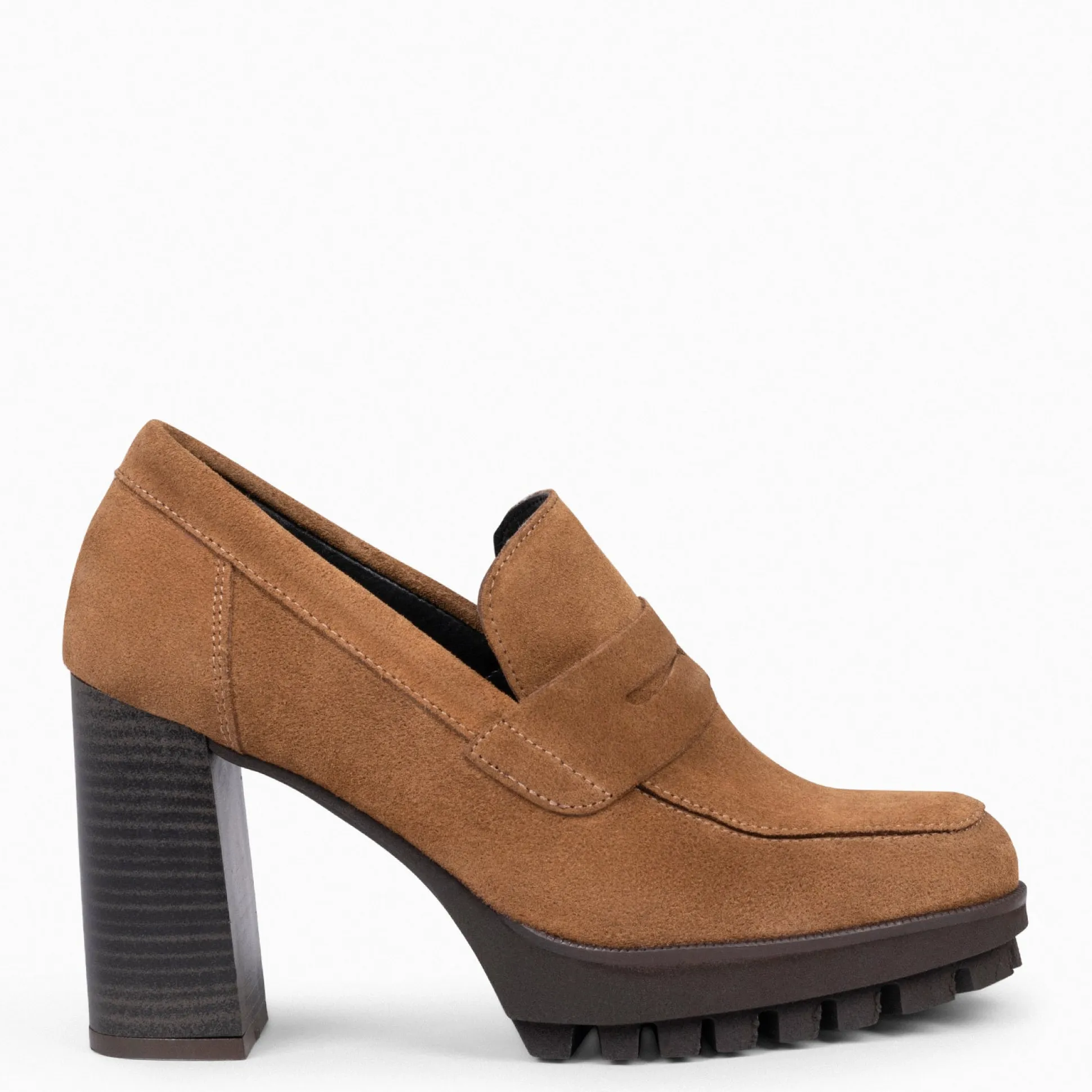 trend__mocasin_con_tacn_y_0-3.webp Mocasines Y Blucher<miMaO Trend – Mocasin Con Tacón Y Plataforma Camel
