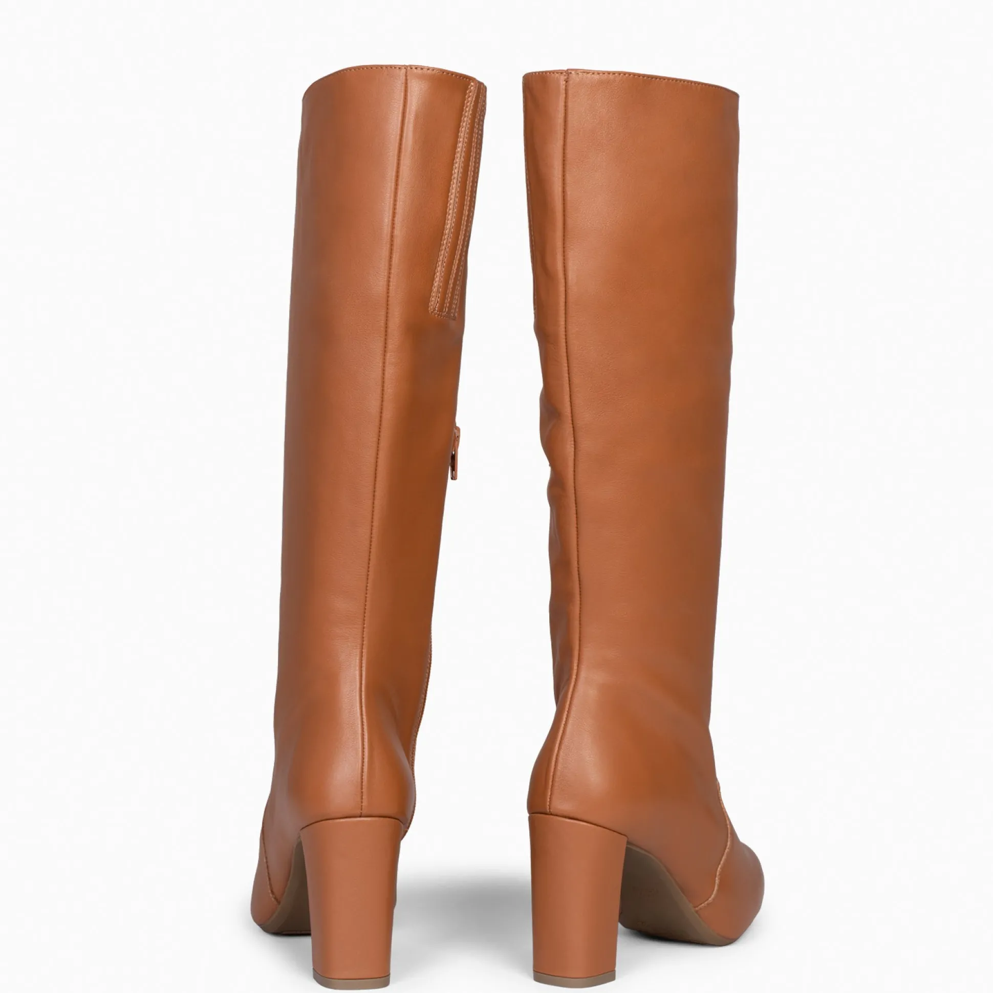 urban__botas_altas_de_tac_2.webp Botas<miMaO Urban - Botas Altas De Tacón Con Cremallera En Napa Camel