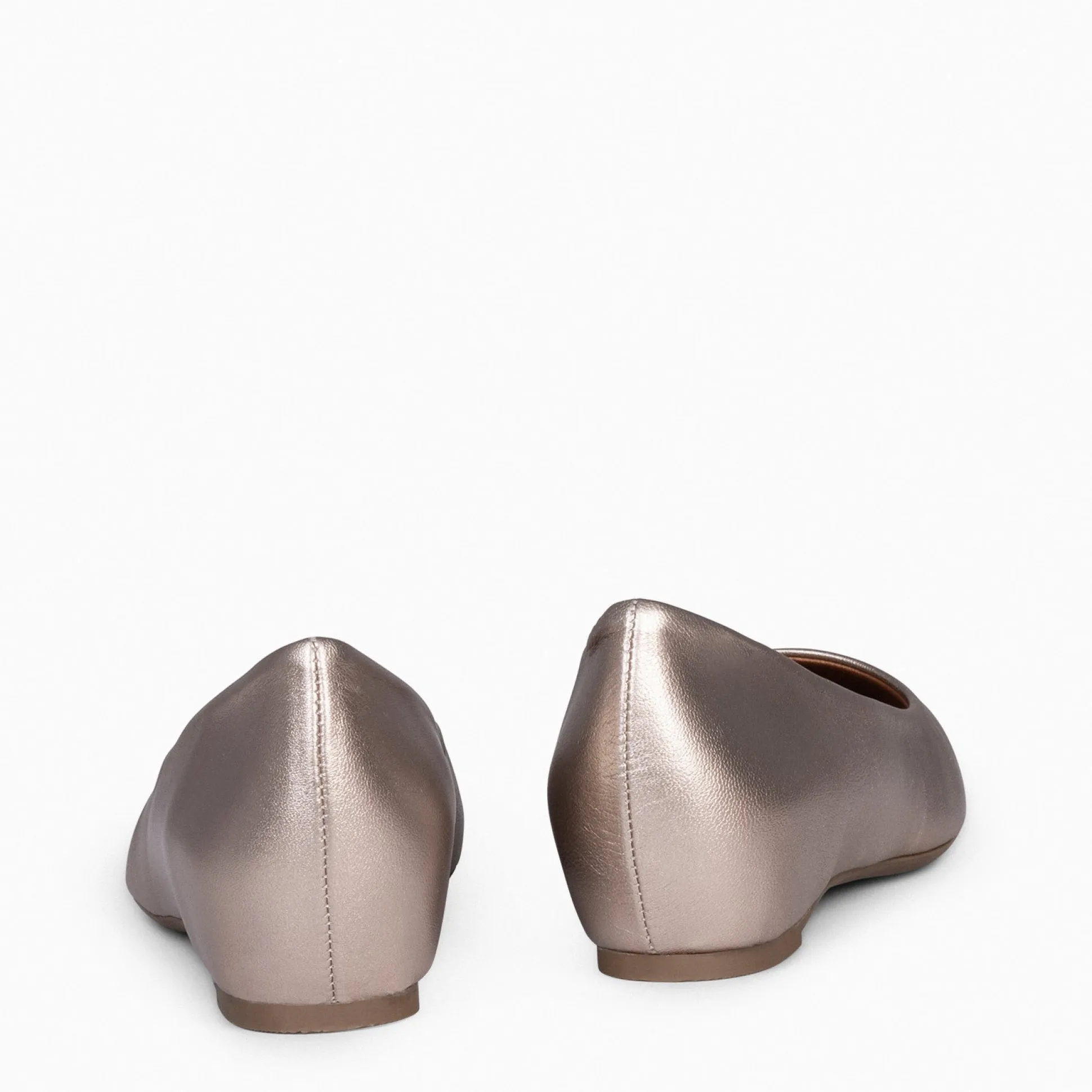 urban_cuna__zapatos_con_c_3-3.webp Cunas Confort<miMaO Urban Cuna - Zapatos Con Cuna Interna Dorado