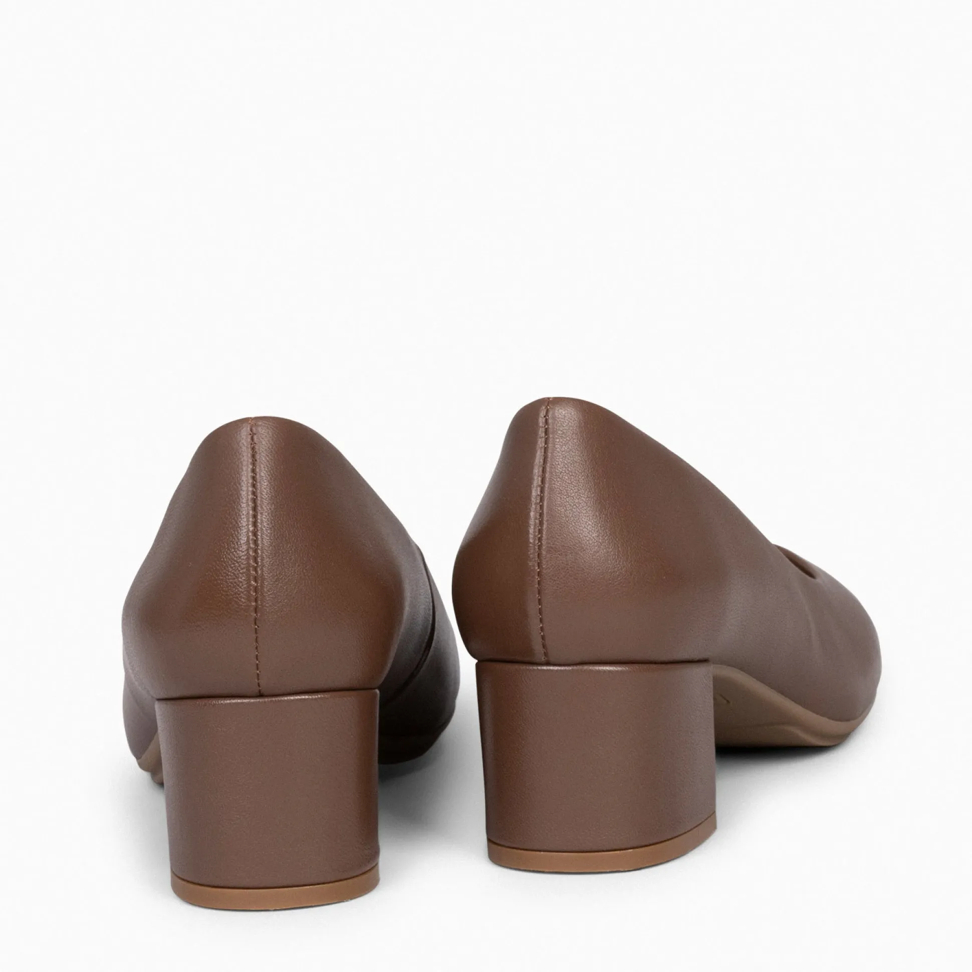 urban_redondo_salon__zapa_3-4.webp Urban Zapatos De Tacón<miMaO Urban Redondo Salon - Zapatos De Tacón Bajo De Napa Marron