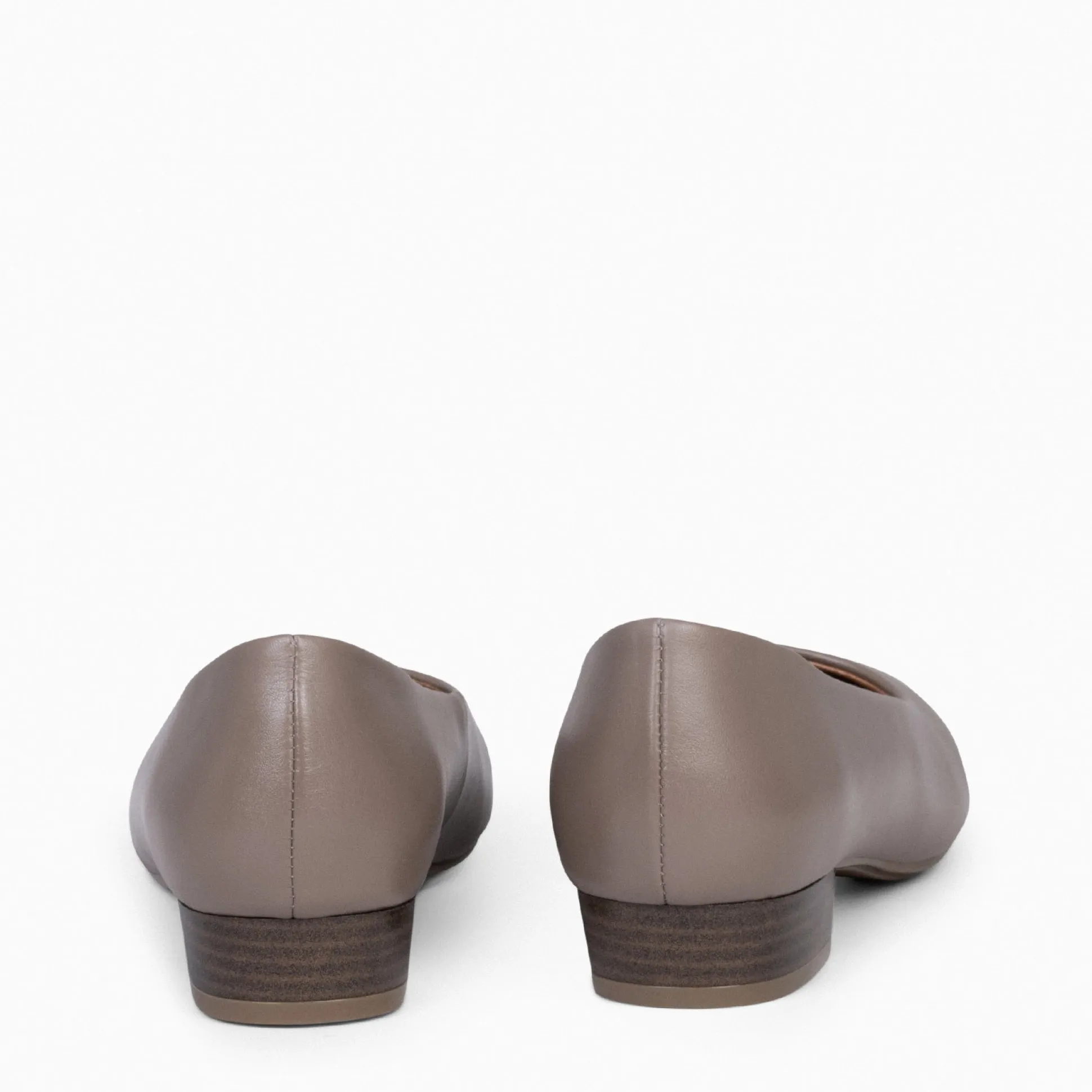 urban_xs__zapatos_de_tacn_3.webp Urban Zapatos De Tacón<miMaO Urban Xs - Zapatos De Tacón Bajo De Napa Taupe
