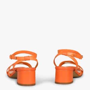 Sandalias De Tacón<miMaO Viena - Sandalias De Tiras Finas Y Tacón Bajo Naranja