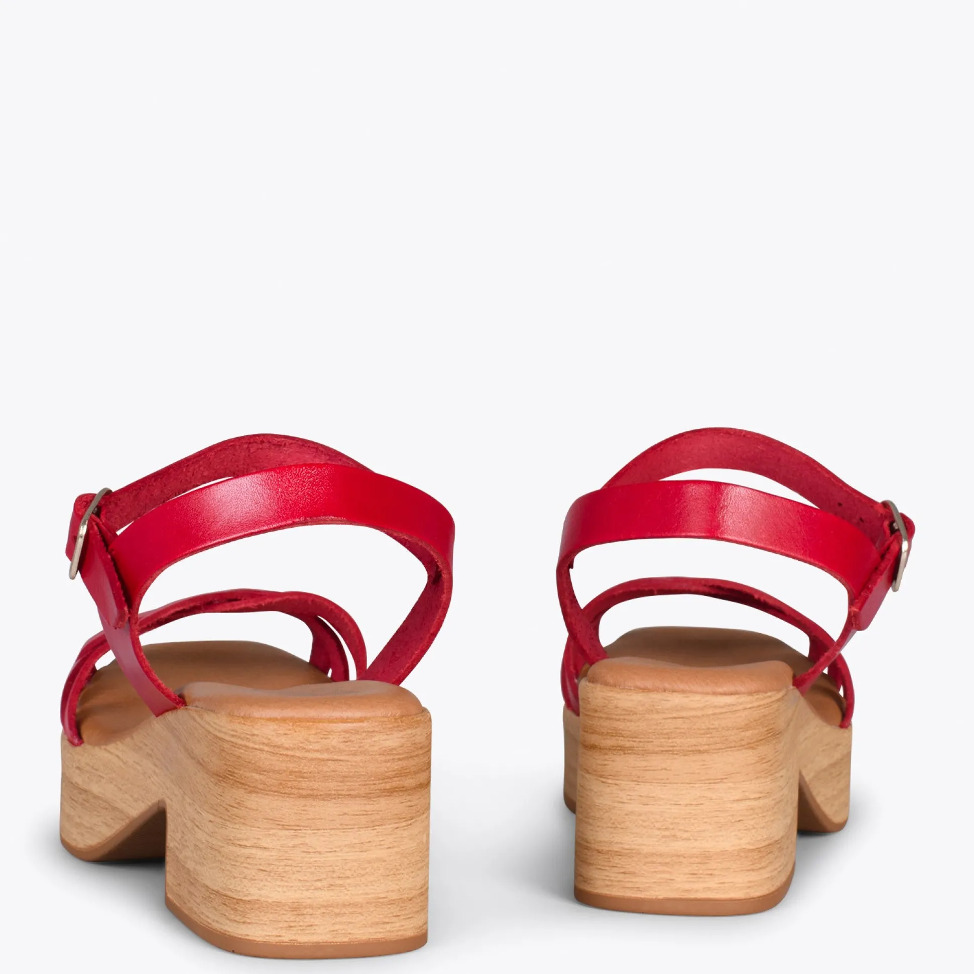 wood__sandalias_imitacion_3-6.webp Sandalias De Tacón<miMaO Wood – Sandalias Imitacion Madera Con Tiras Rojo
